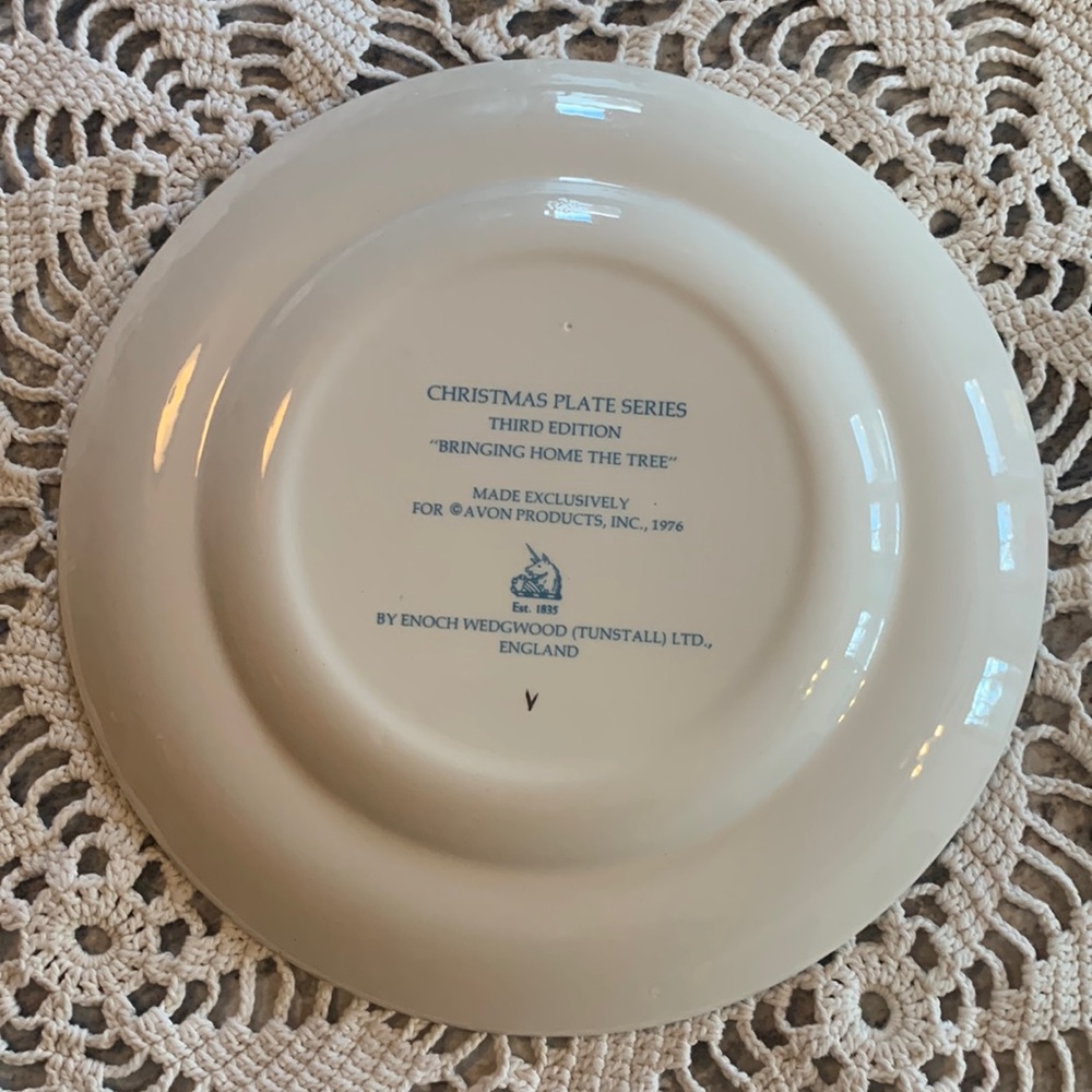 1976 Avon Christmas Plate - Picture 6 of 6